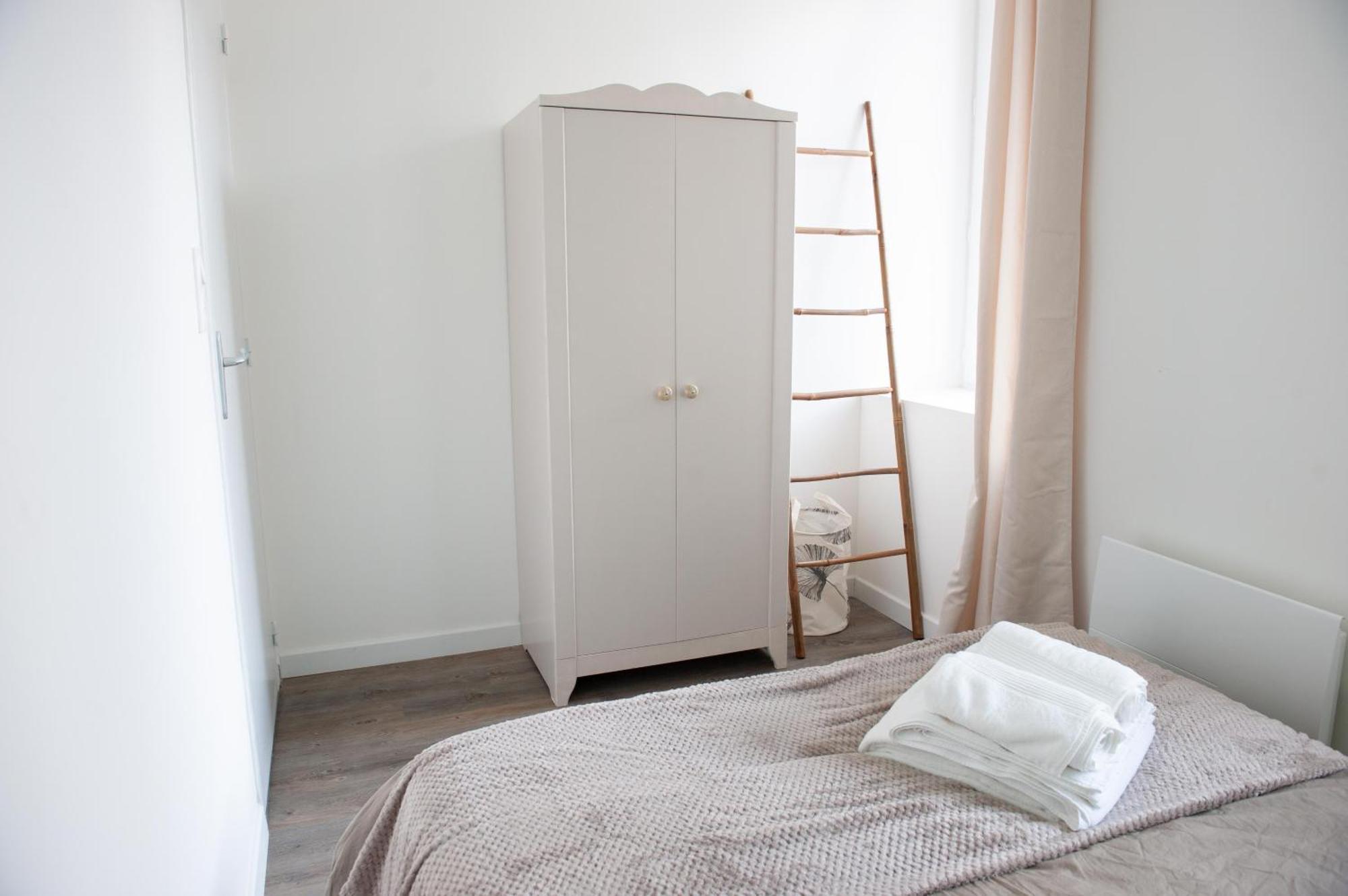Immeuble De 3 Appartements Avec Cour Interieure 布雷斯特 客房 照片