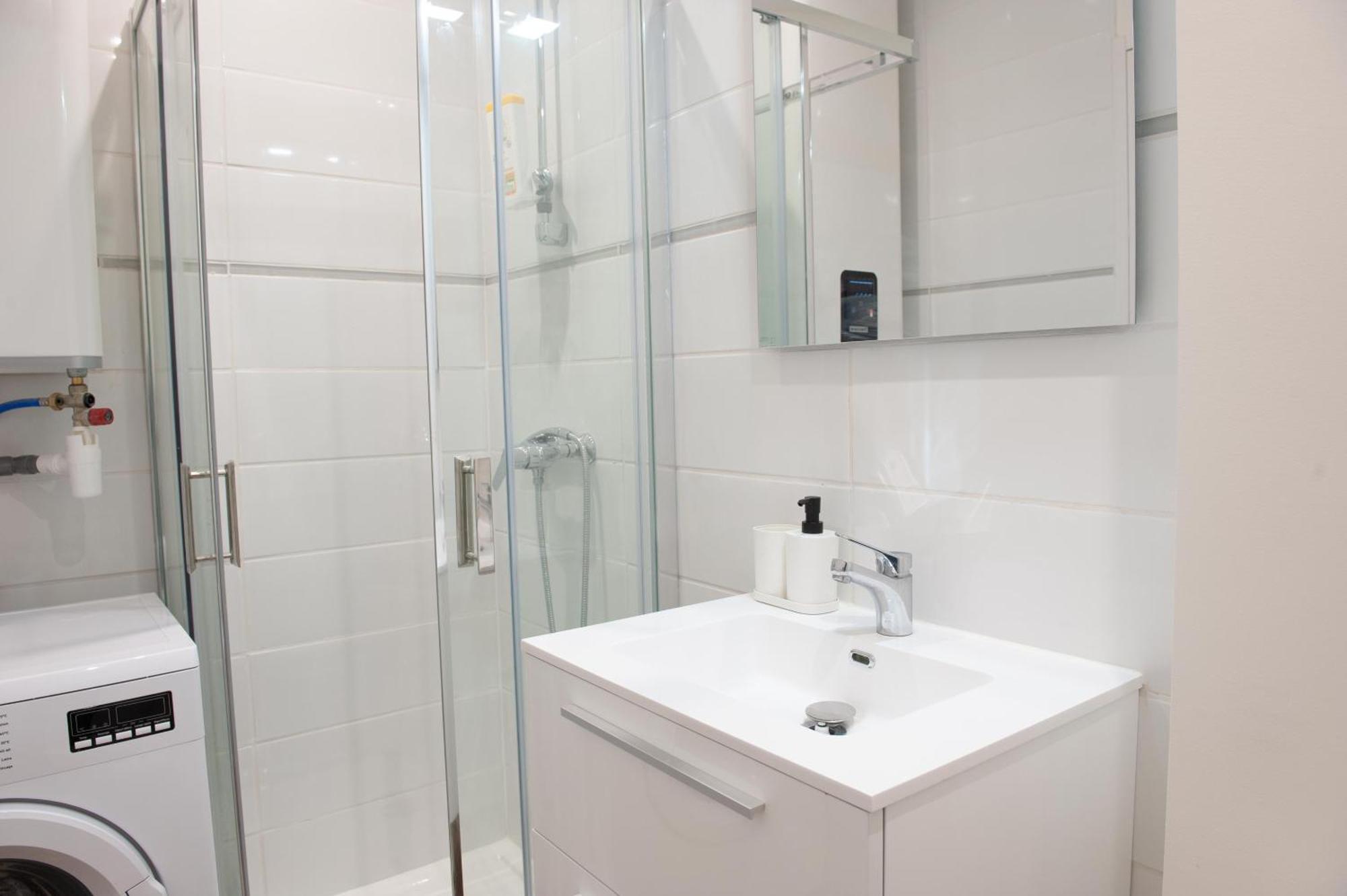 Immeuble De 3 Appartements Avec Cour Interieure 布雷斯特 客房 照片